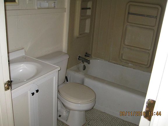 5th image of 3454 Mayflower Ave
