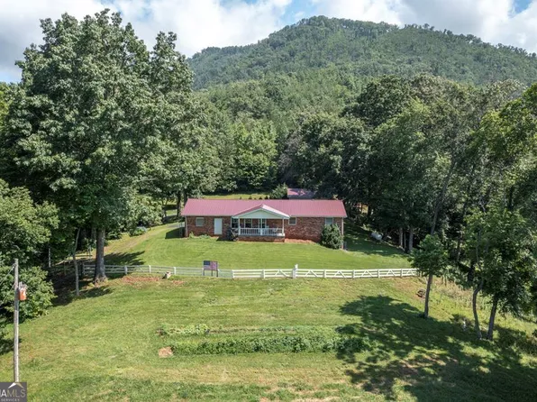 16 Lois Ln, Hayesville, NC 28904