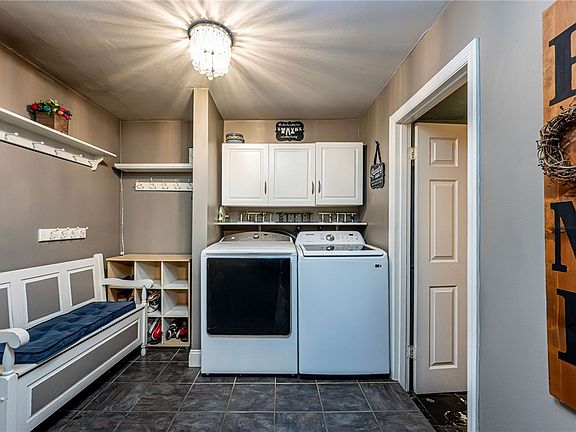 5th image of 1371 2nd St