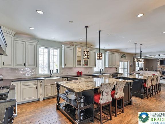 5th image of 409 Colver Rd