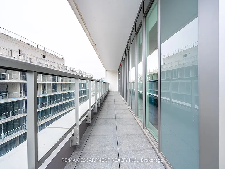 212 King William St #816 — Photo 32