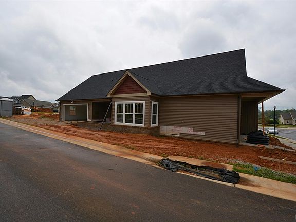 5th image of 303 Hunterdale Dr