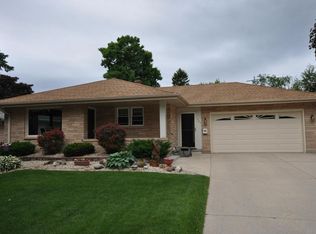 983 14th Ave, Grafton, WI 53024