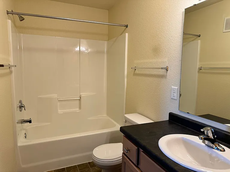 West Lake II Apartments — Photo 95