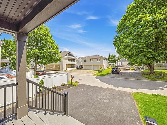 3rd image of 10 Ashwood St