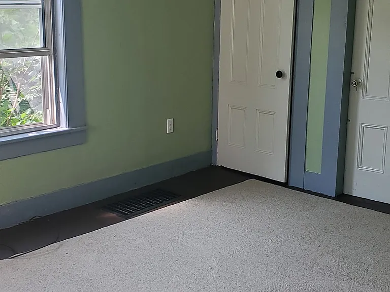 Pequoig Ave — Photo 4