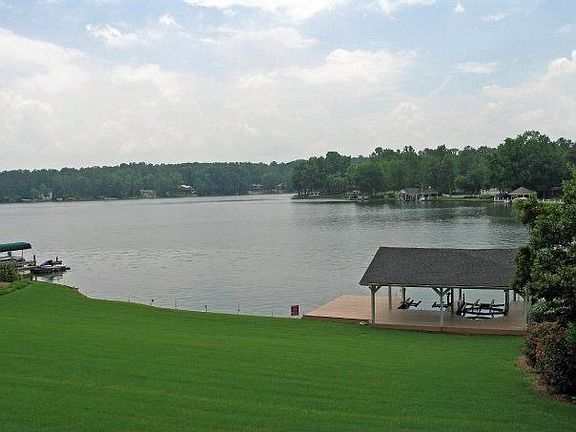 3rd image of 2851 Lake Park Dr
