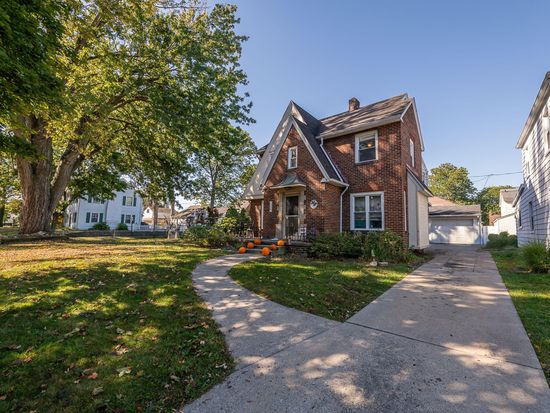 3805 Garrison Rd, Toledo, OH 43613