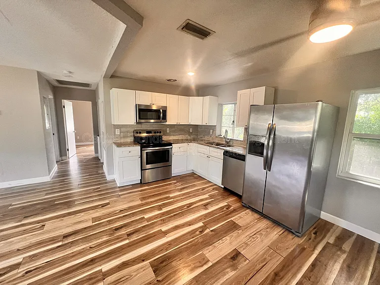 1110 Poinsettia Ave #B — Photo 7