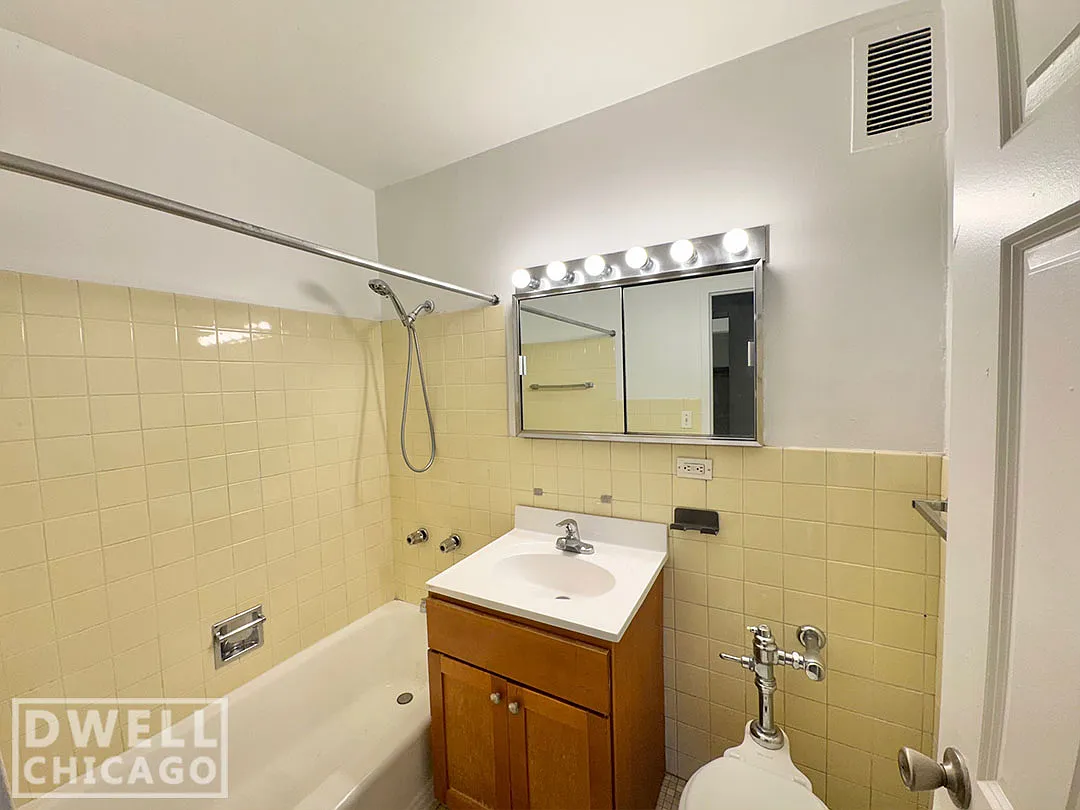 1 bed, 750 sqft, $1,908 — Photo 3