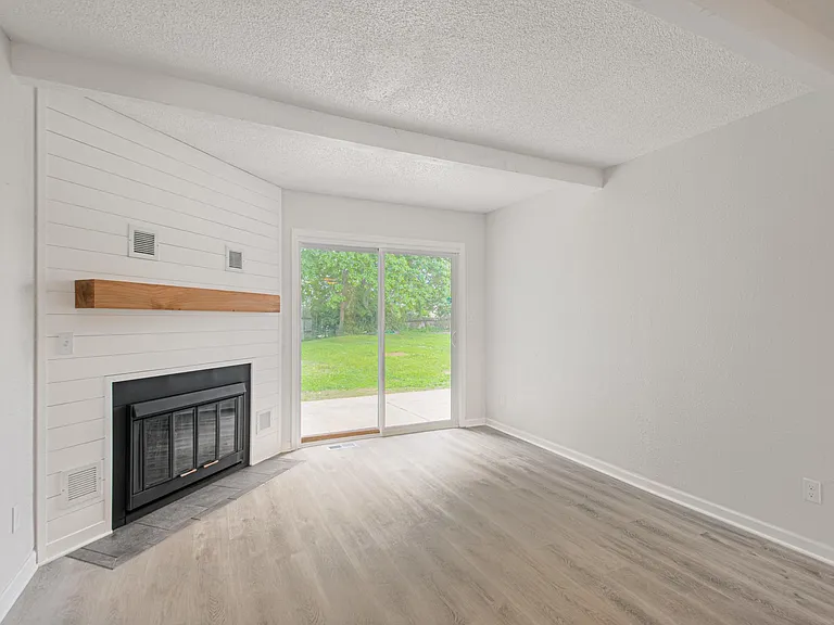 1305 La Chateau Dr — Photo 7