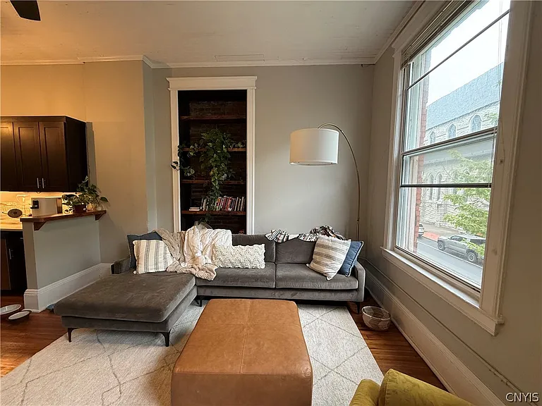 205 E Jefferson St #2B — Photo 7