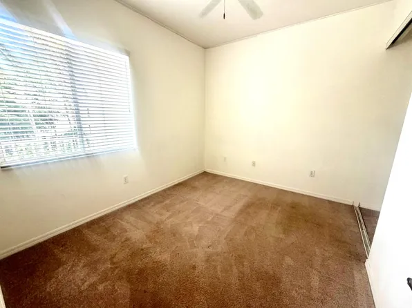 3600 Oaks Clubhouse Dr, Pompano Beach, FL