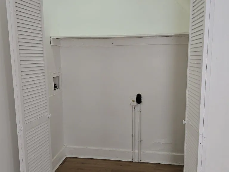 1715 Mack Ave — Photo 14