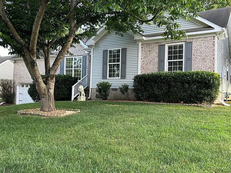 1132 McDonough Cir — Photo 2