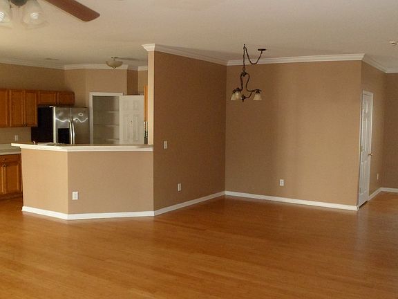 5th image of 6600 Dorrington Dr