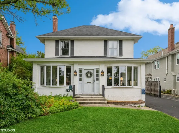 156 N Washington Cir, Lake Forest, IL 60045
