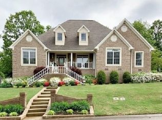 911 Golf View Dr, Searcy, AR 72143