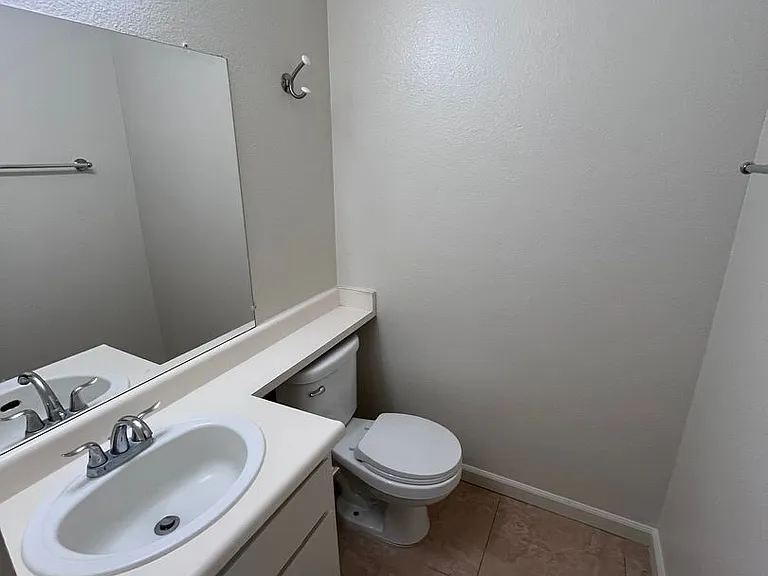 9127 Newhall Dr #39 — Photo 5