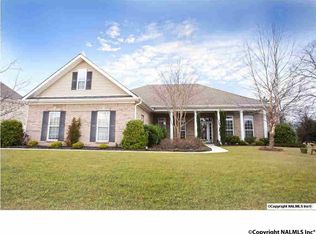3014 Cobble Farms Dr SE, Hampton Cove, AL 35763