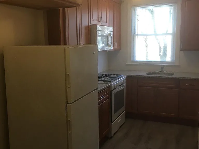 883 Windermere Ave #1 — Photo 1