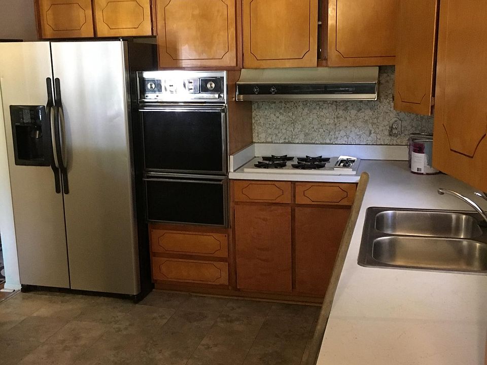 2nd image of 6428 N Vernon St
