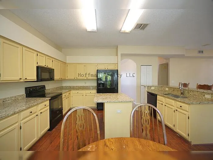 10905 Capstan Lake Dr — Photo 8