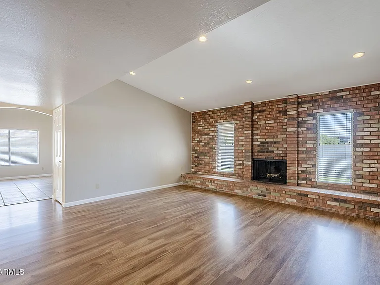 7707 S Kenwood Ln — Photo 9