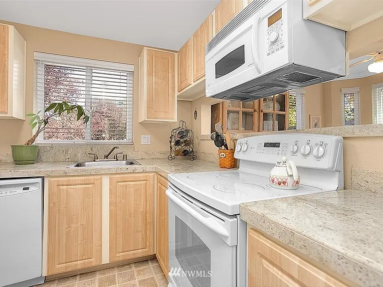 11103 NE 124th Ln #A104 — Photo 2
