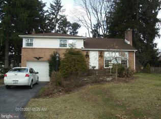 2457 Bradford Dr, York, PA 17402