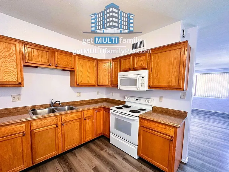 10034 N 18th Ave #1 — Photo 1