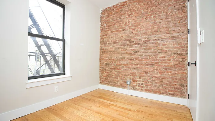 Rented by Nooklyn NYC LLC | media 30