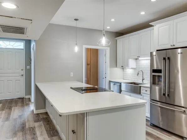 7430 W Northwest Hwy APT 8, Dallas, TX 75225