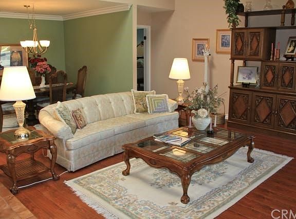 Spacious living and dining rooms, and a fantastic floorplan!