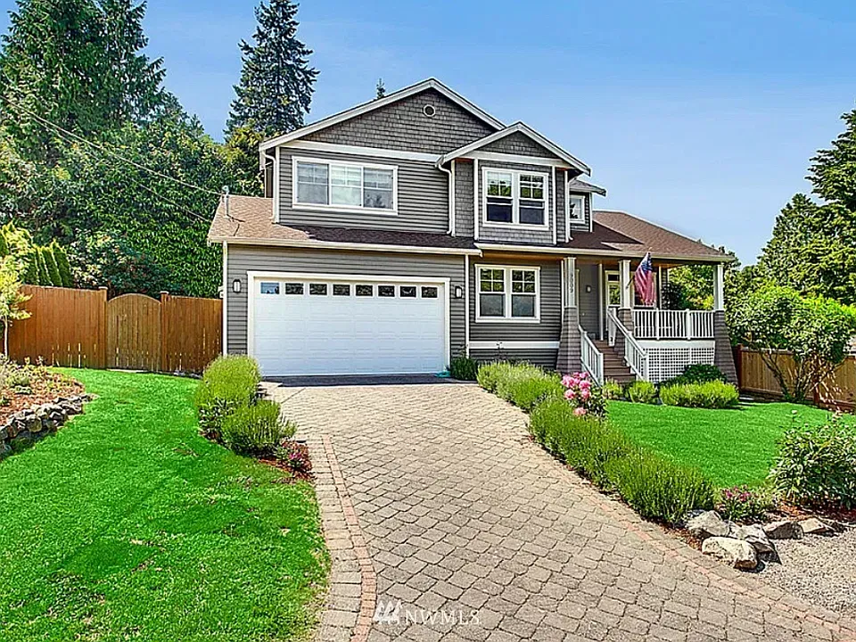 9009 27th Ave NE