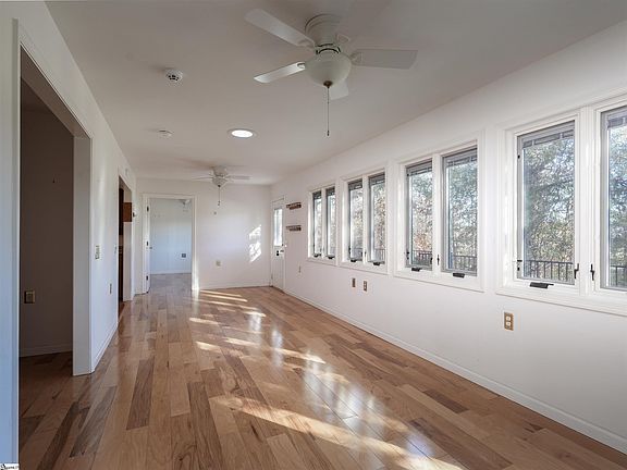 4th image of 204 Creek Forest Dr