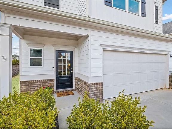 3rd image of 252 Renford Rd