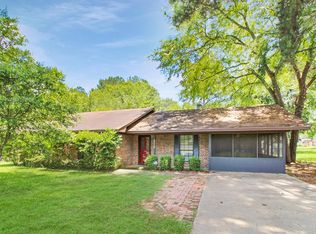 310 Peach Tree Dr, Palestine, TX 75803