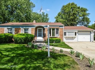 458 Glendale Rd, Buffalo Grove, IL 60089