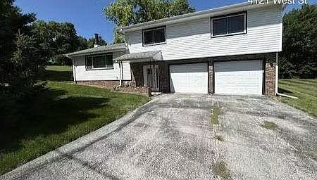 1st image of 4121 West St