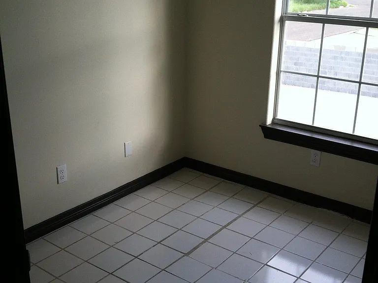 2419 Cross St — Photo 10