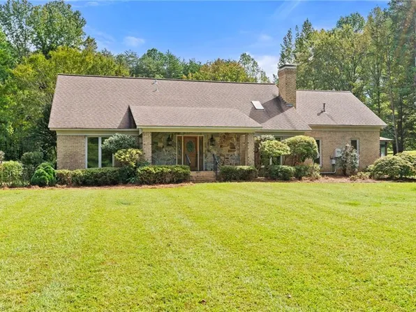 8324 Meadows Rd, Oak Ridge, NC 27310