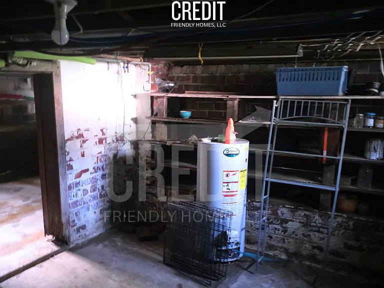 135 E Pine St — Photo 2