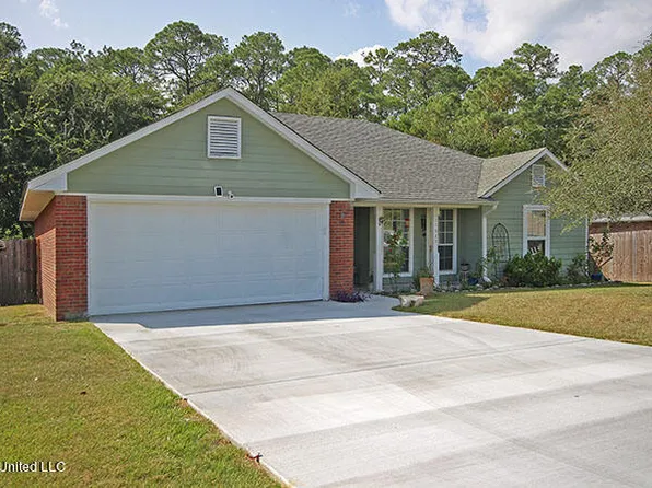 11525 Bayou Pl, Ocean Springs, MS 39564
