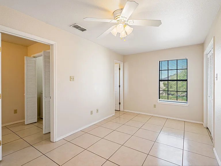 113 Ramon Cardenas Dr — Photo 18
