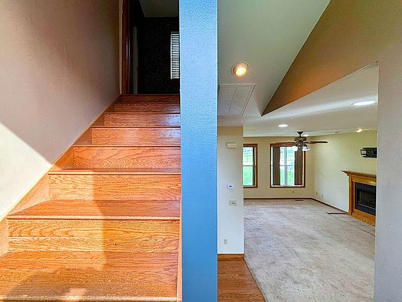 5th image of 352 Wild Rose Ln