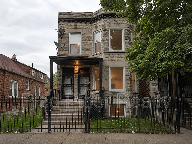 5621 S Elizabeth St #2