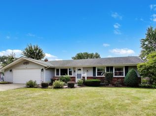 427 Kent Ct, Schaumburg, IL 60193