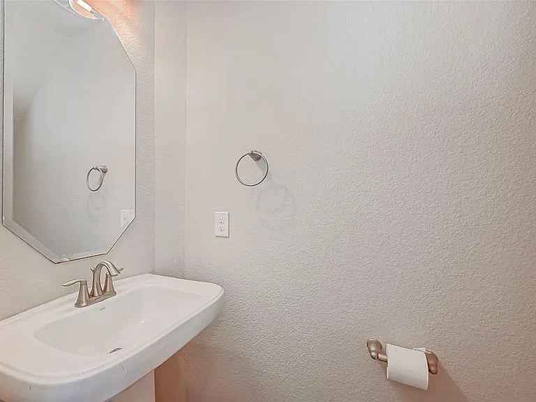 9526 Bonbrook Bend Ln — Photo 24