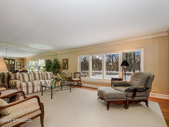 3rd image of 6709 N Wildwood Ave